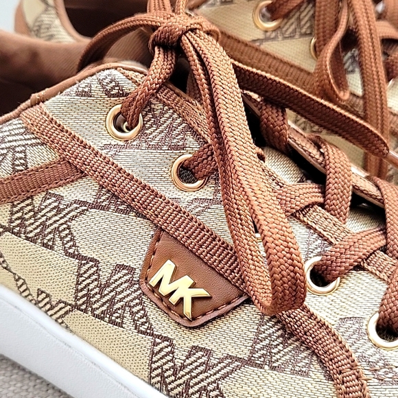 EUC Michael Kors Ladies Sneakers size 6.5 - Picture 3 of 7